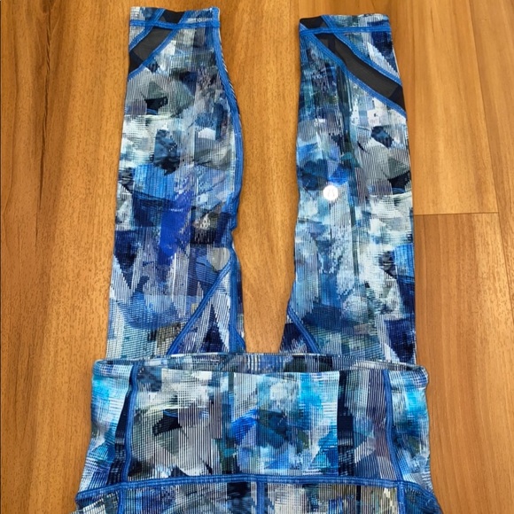 ❌SOLD❌Lululemon On Pace tight 7/8 size 2 - Picture 6 of 6